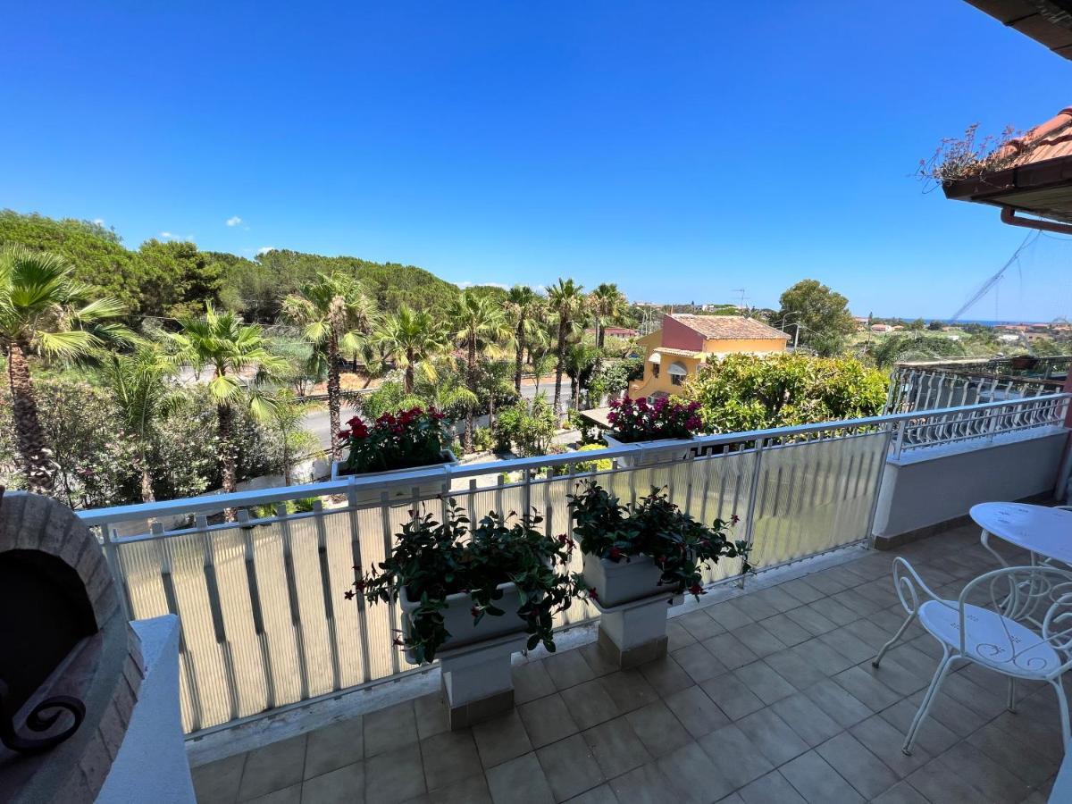 Relaxing Apartments Giardini Naxos Exterior photo
