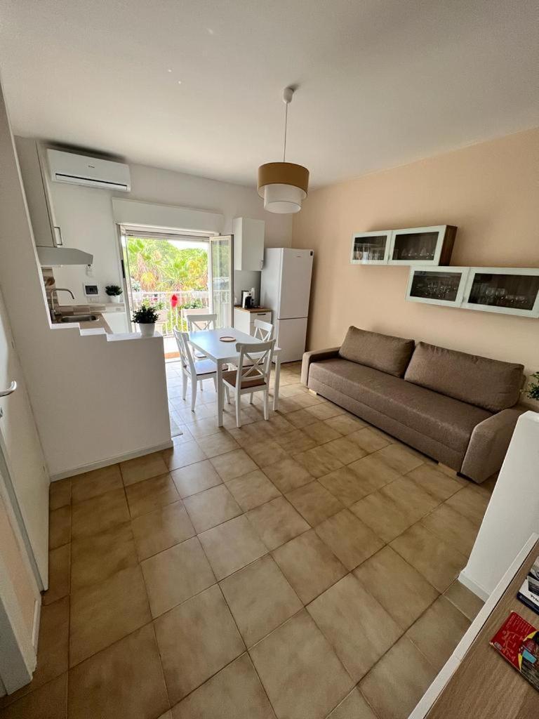 Relaxing Apartments Giardini Naxos Exterior photo